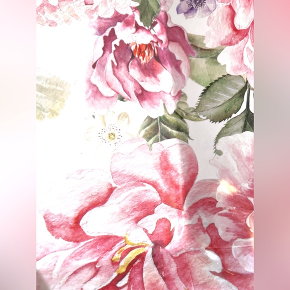 CR Gibson 8-piece paper dinner plates Pink Peony, wrapped brand new - Picture 3 of 5